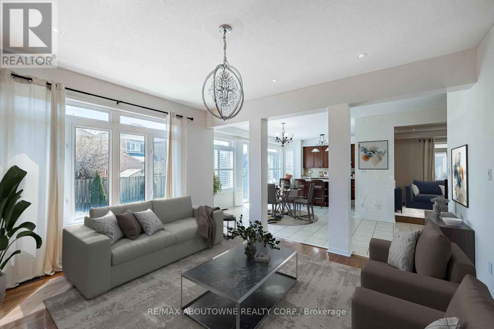 3228 Tacc Drive, Mississauga, ON - Indoor Photo Showing Living Room
