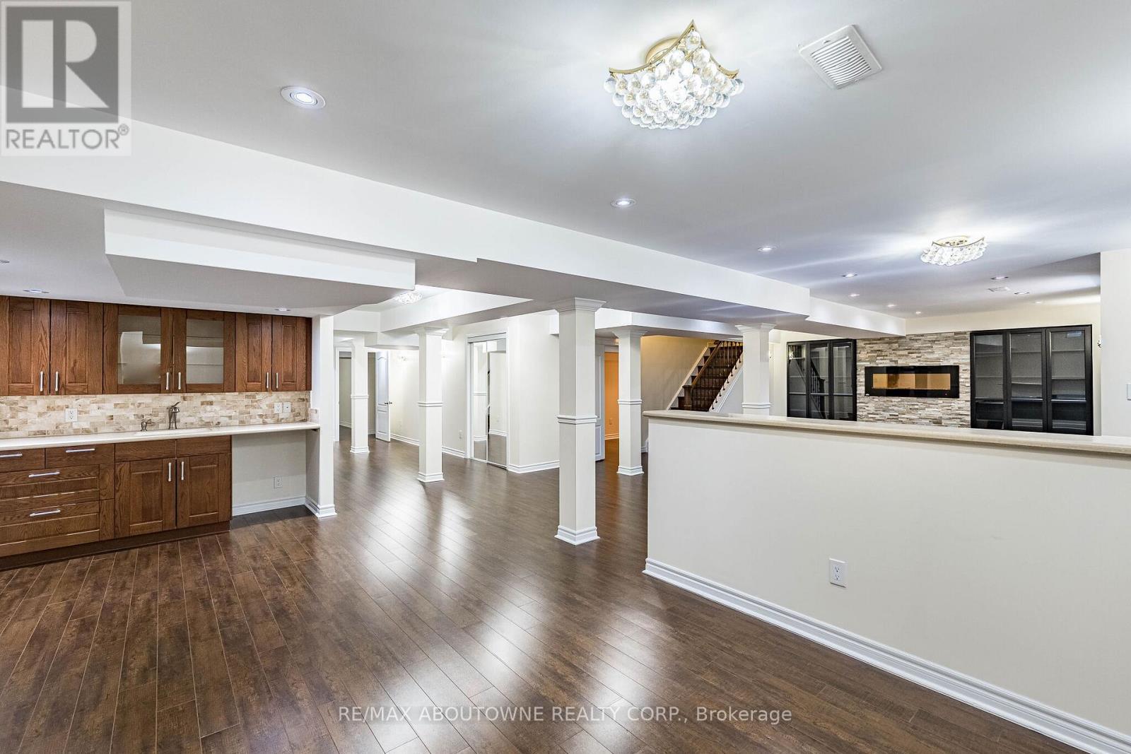3228 Tacc Drive, Mississauga, ON - Indoor Photo Showing Kitchen