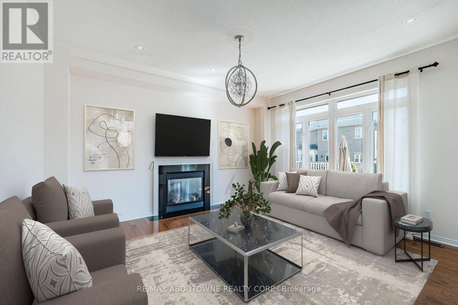 3228 Tacc Drive, Mississauga, ON - Indoor Photo Showing Living Room With Fireplace
