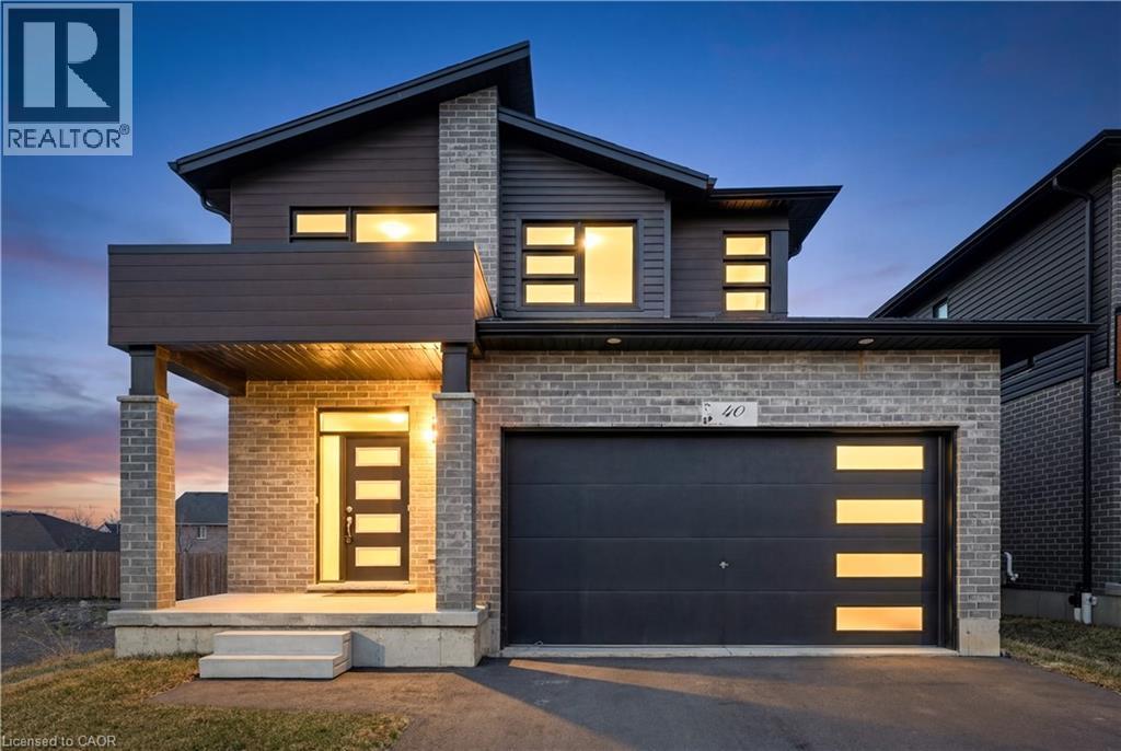 40 Moon Crescent, Cambridge, ON - Outdoor