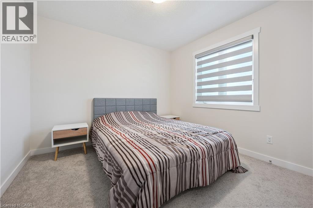 40 Moon Crescent, Cambridge, ON - Indoor Photo Showing Bedroom