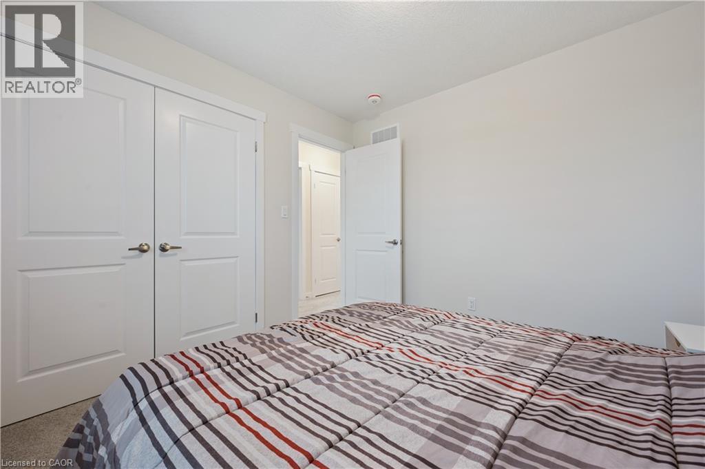 40 Moon Crescent, Cambridge, ON - Indoor Photo Showing Bedroom