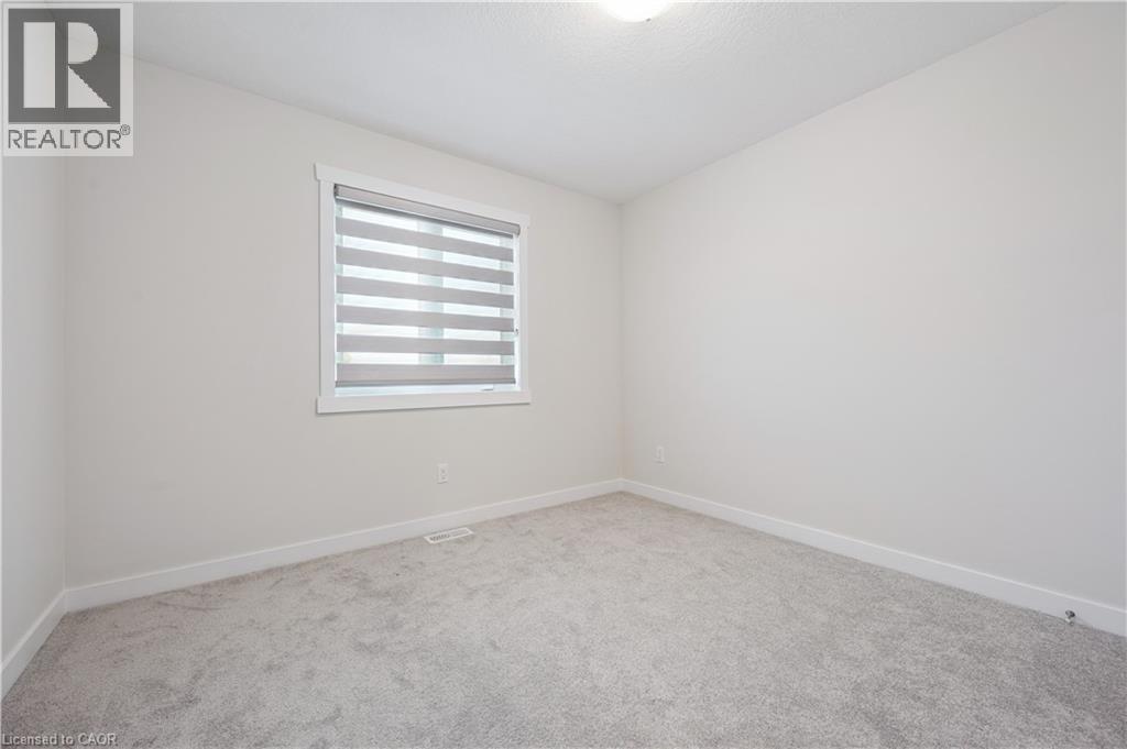 40 Moon Crescent, Cambridge, ON - Indoor Photo Showing Other Room