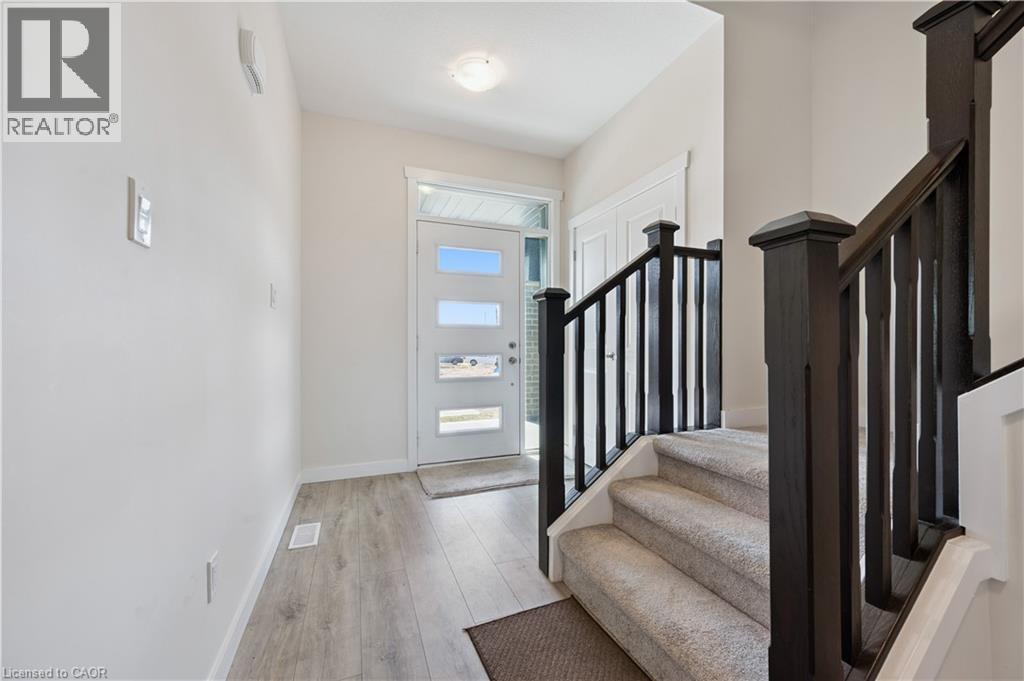 40 Moon Crescent, Cambridge, ON - Indoor Photo Showing Other Room