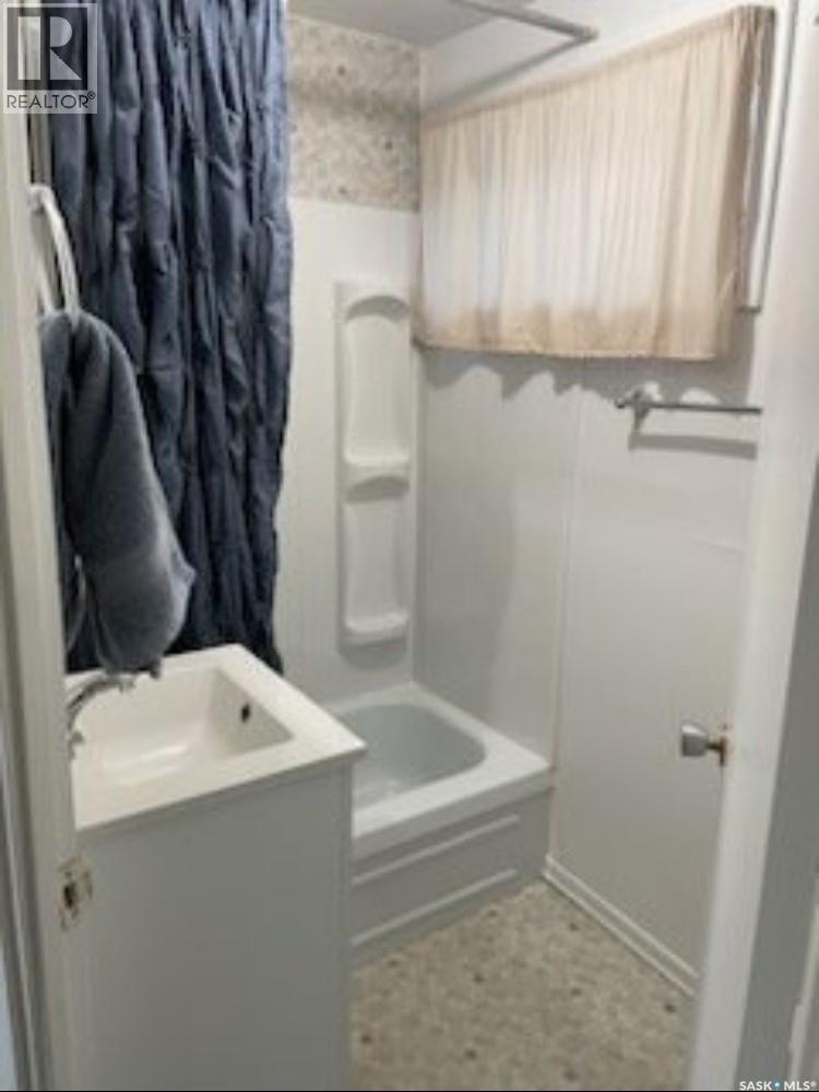732 97Th Street, Tisdale, SK - Indoor Photo Showing Bathroom