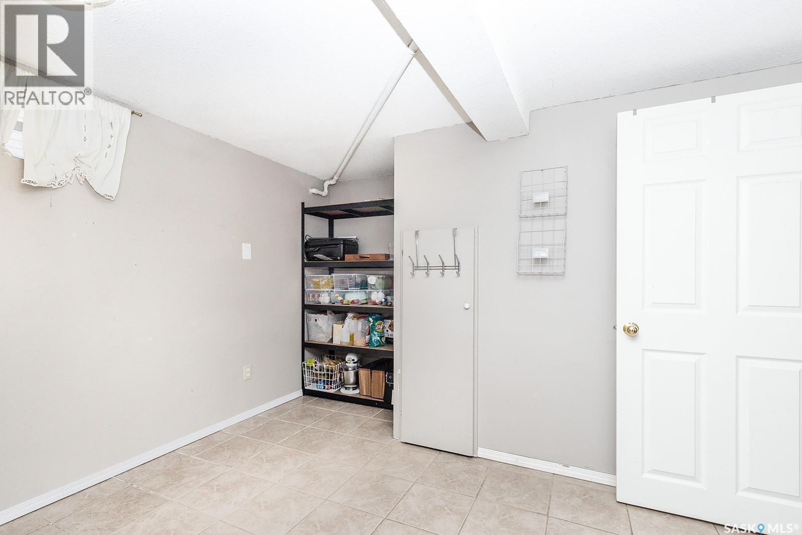 625 4Th Avenue N, Saskatoon, SK - Indoor Photo Showing Other Room