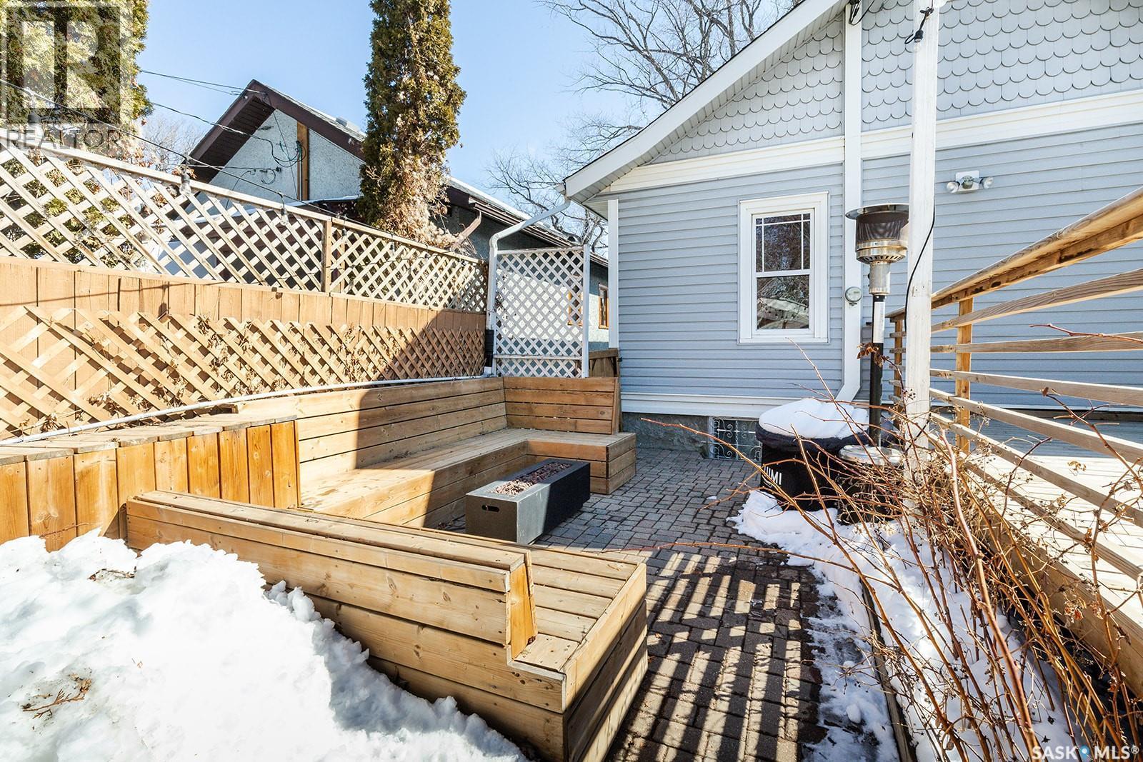 625 4Th Avenue N, Saskatoon, SK - Outdoor With Deck Patio Veranda With Exterior