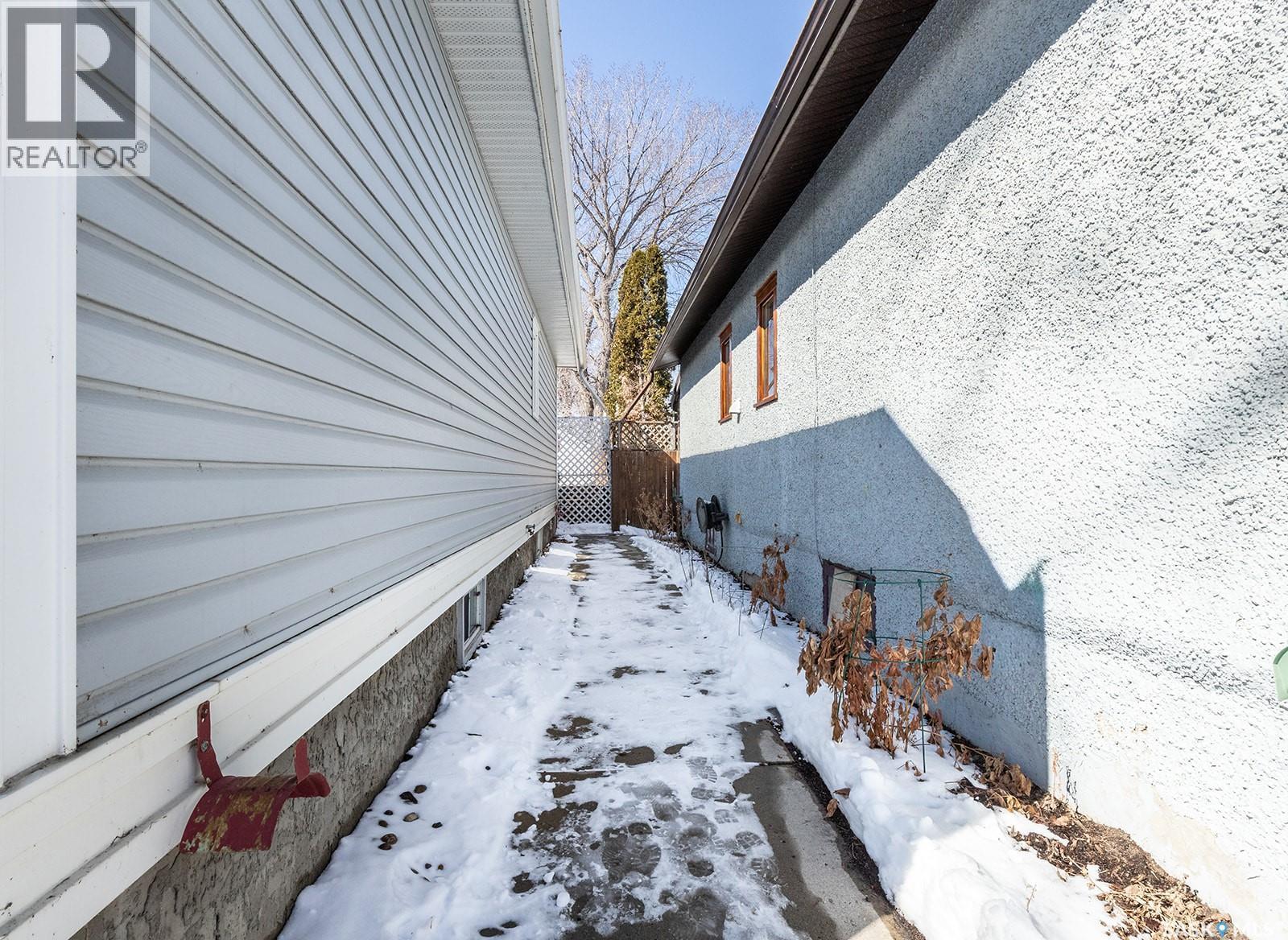 625 4Th Avenue N, Saskatoon, SK - Outdoor