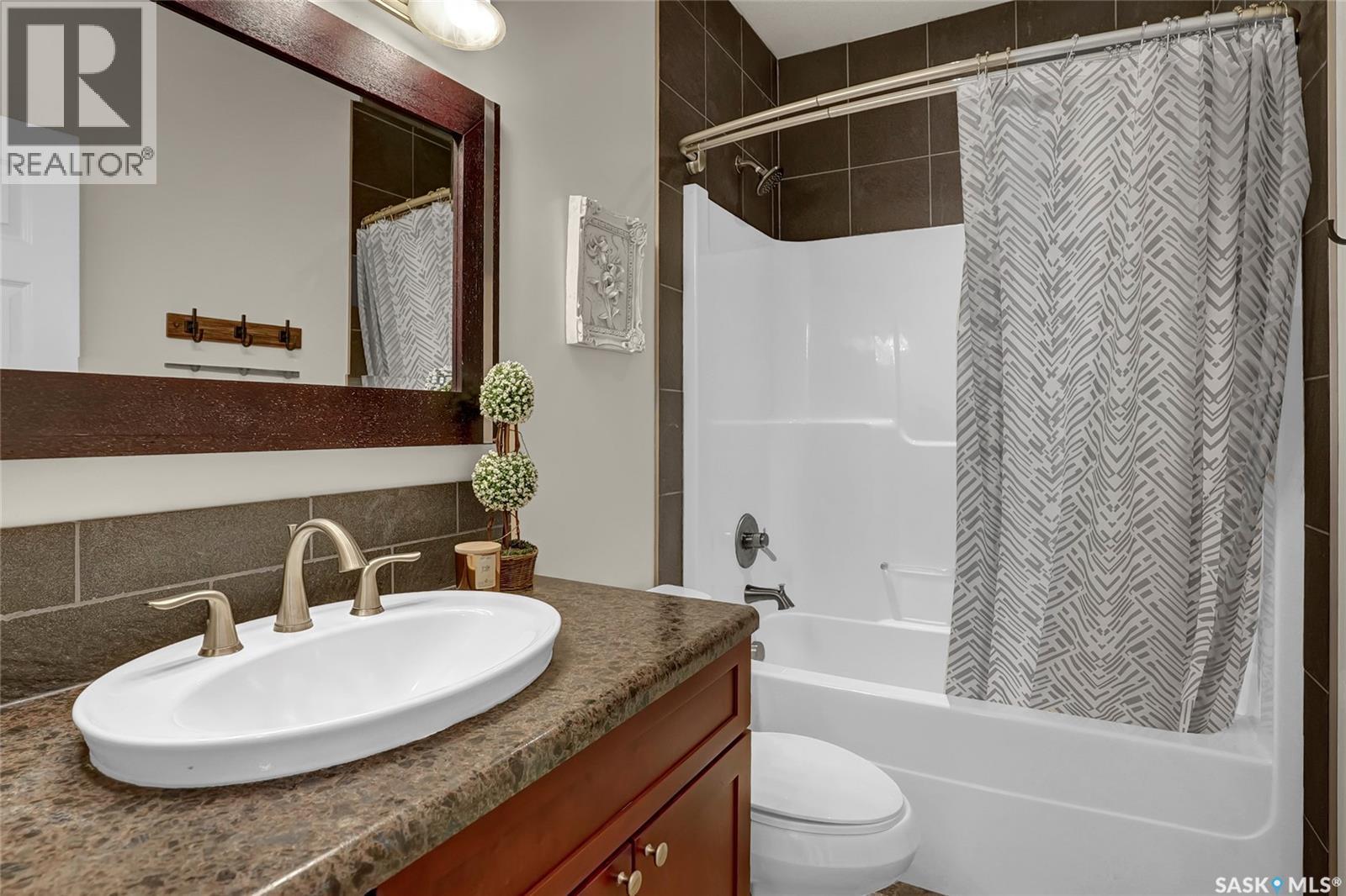 262 Blue Sage Drive, Moose Jaw, SK - Indoor Photo Showing Bathroom