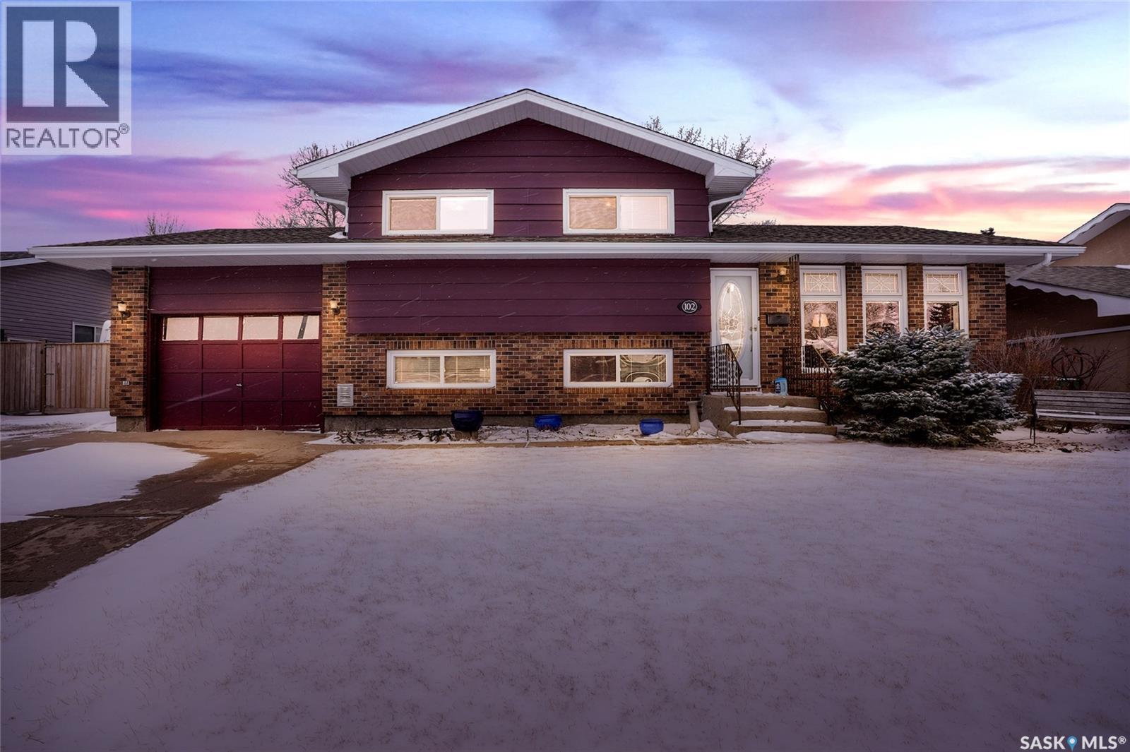 102 Daisy Crescent, Moose Jaw, SK - Outdoor