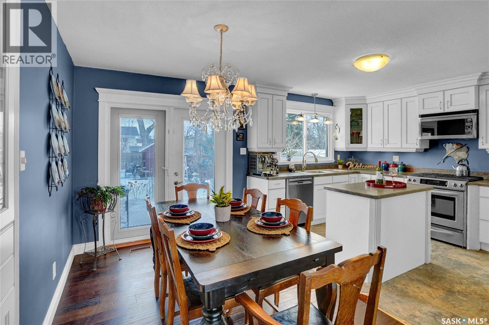 102 Daisy Crescent, Moose Jaw, SK - Indoor Photo Showing Dining Room