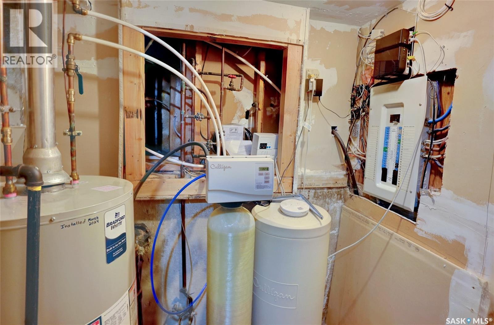 102 Daisy Crescent, Moose Jaw, SK - Indoor Photo Showing Basement