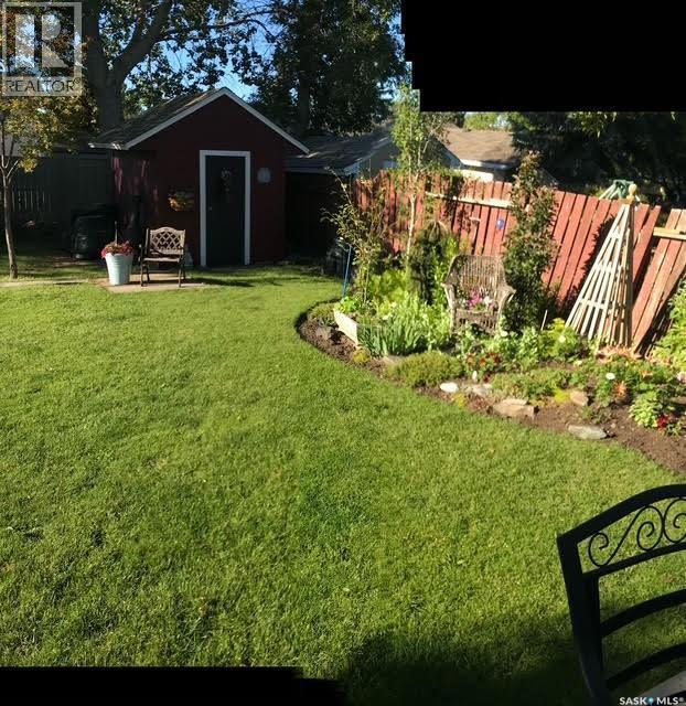 102 Daisy Crescent, Moose Jaw, SK - Outdoor