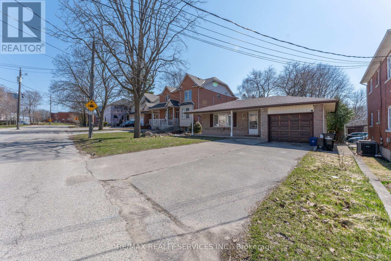 94 Gage Avenue, Kitchener, ON - Outdoor