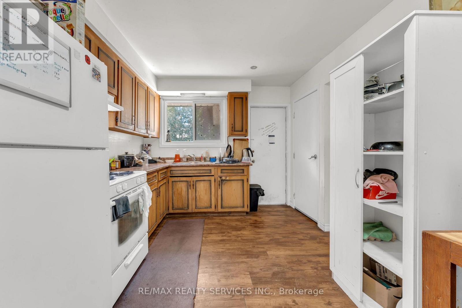 94 Gage Avenue, Kitchener, ON - Indoor Photo Showing Kitchen