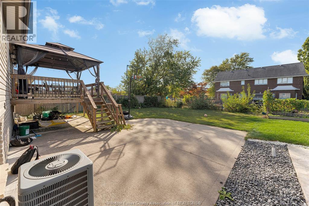 3921 Zanzibar Crescent, Windsor, ON - Outdoor