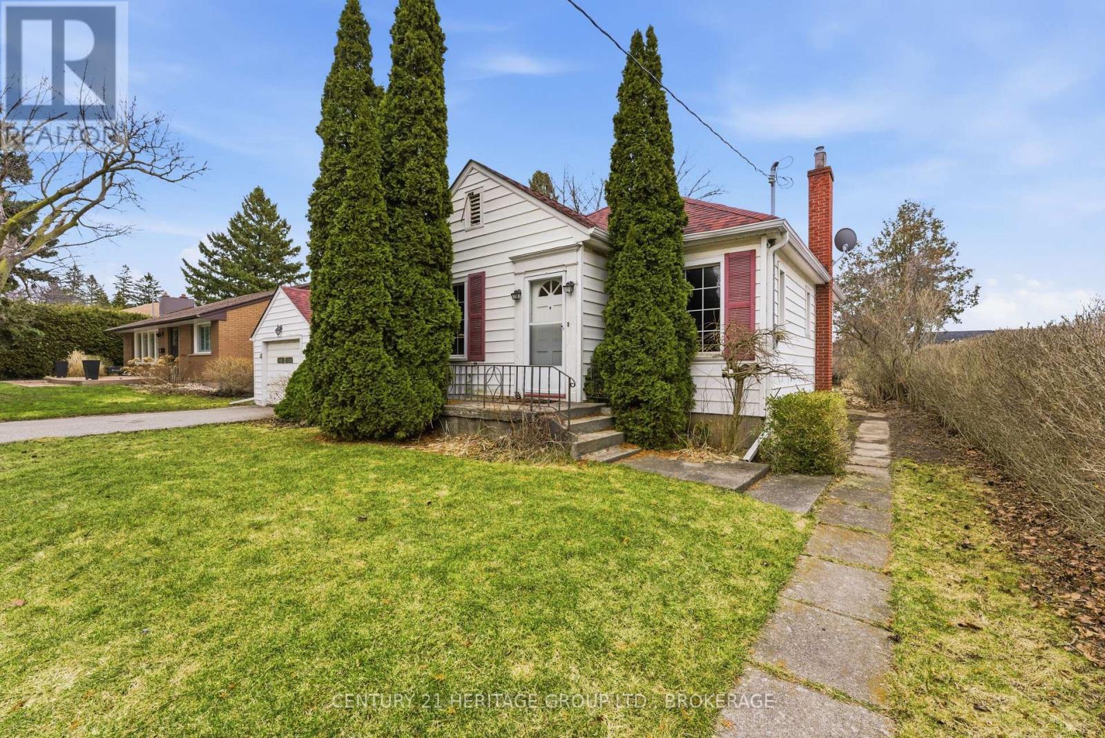 1033 King Street E, Oshawa (Donevan), ON - Outdoor