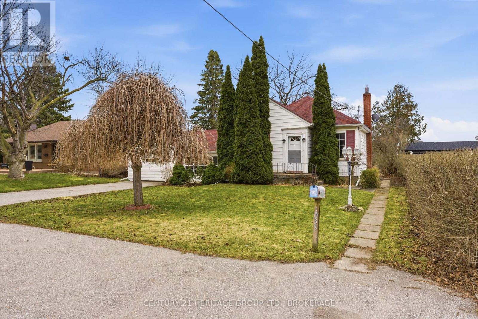 1033 King Street E, Oshawa (Donevan), ON - Outdoor