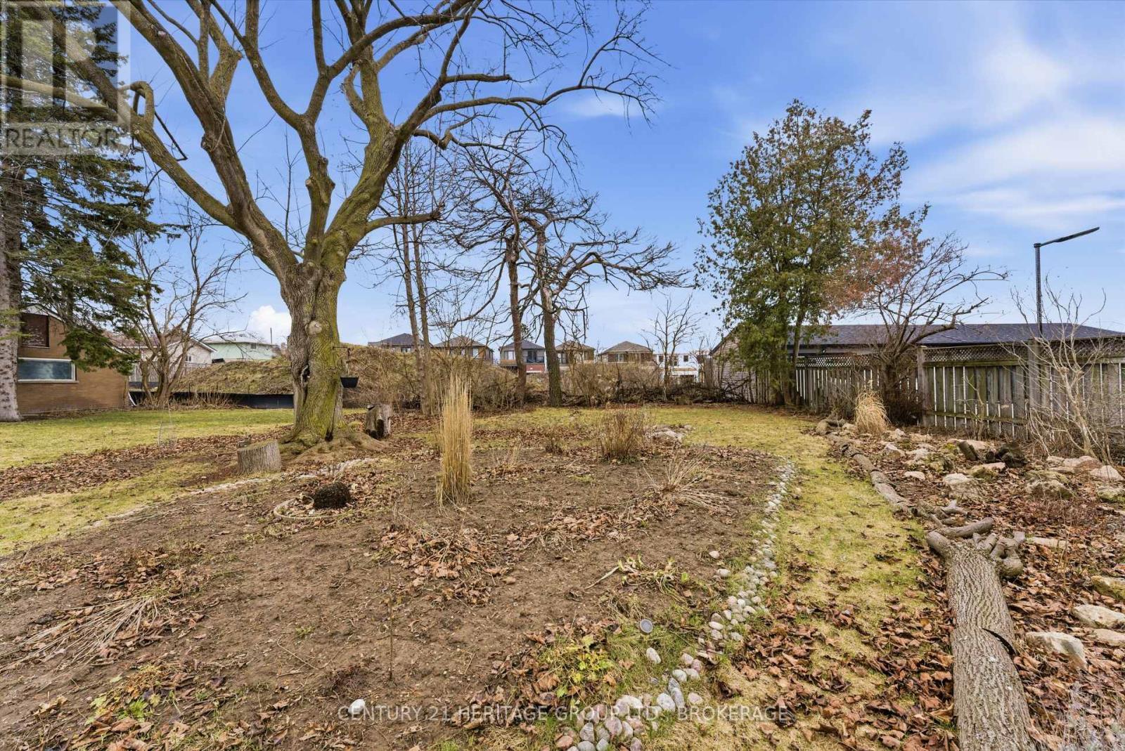 1033 King Street E, Oshawa (Donevan), ON - Outdoor With View
