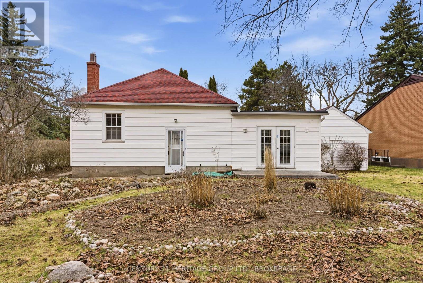 1033 King Street E, Oshawa (Donevan), ON - Outdoor