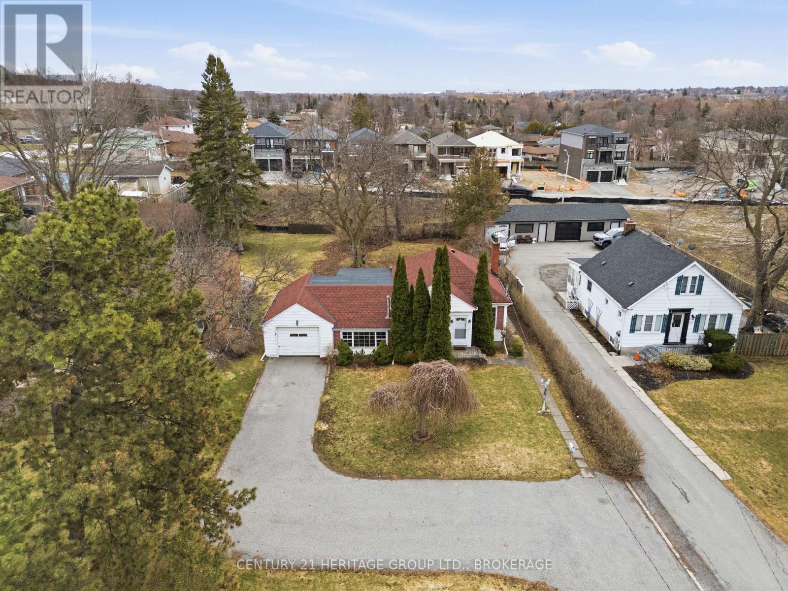 1033 King Street E, Oshawa (Donevan), ON - Outdoor With View