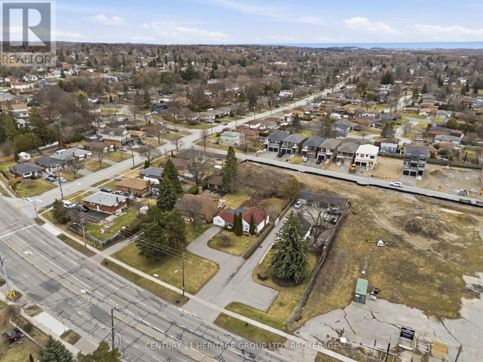 1033 King Street E, Oshawa (Donevan), ON - Outdoor With View