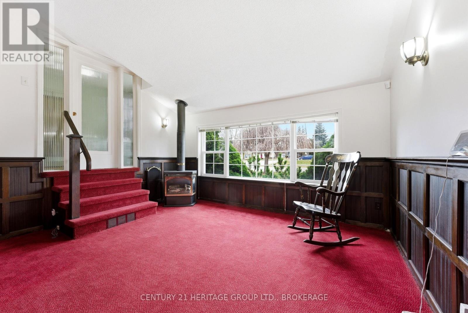 1033 King Street E, Oshawa (Donevan), ON - Indoor
