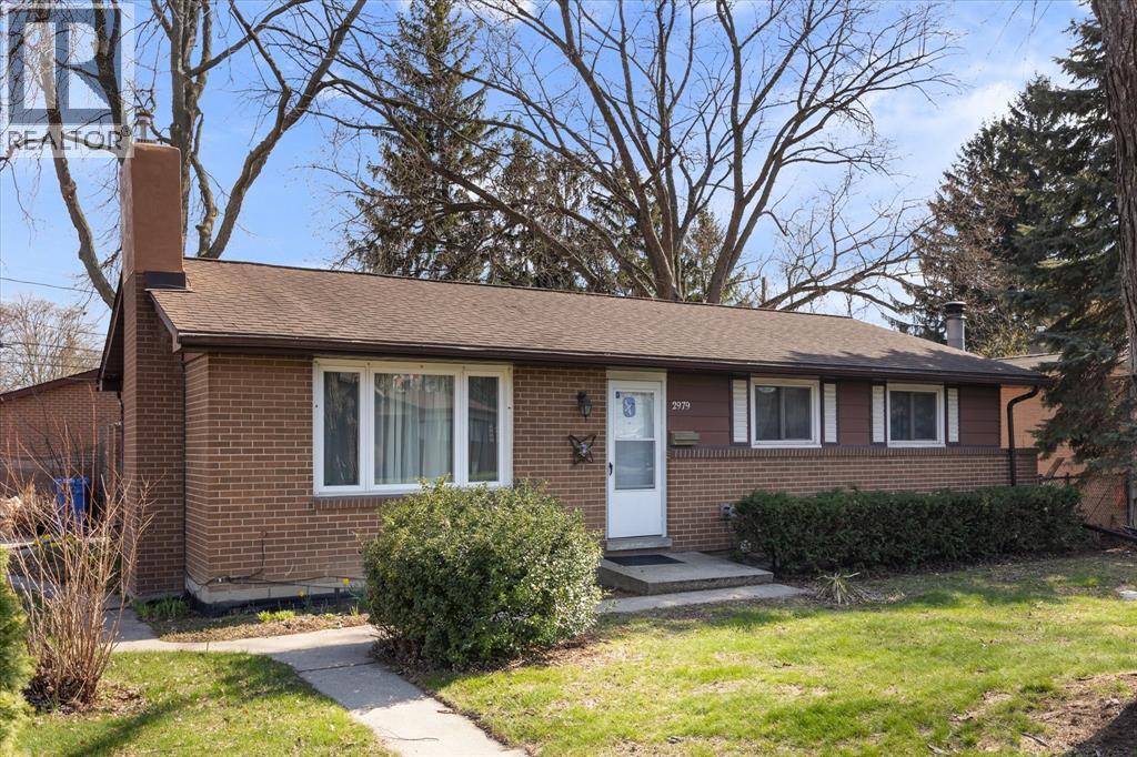 2979 Orion, Windsor, ON - Outdoor