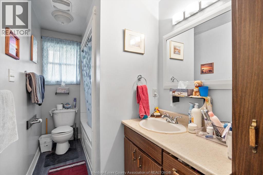 2979 Orion, Windsor, ON - Indoor Photo Showing Bathroom