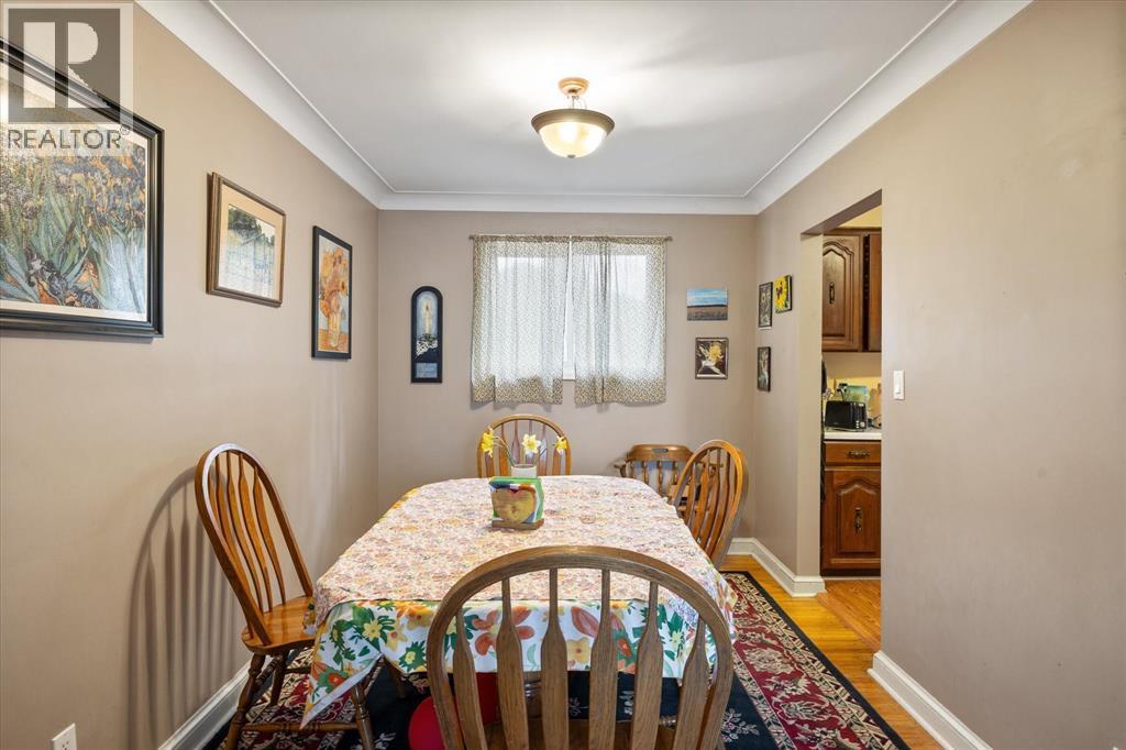 2979 Orion, Windsor, ON - Indoor Photo Showing Dining Room