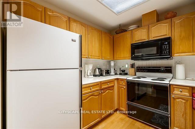 31 - 4636 Blackcomb Way, Bc, BC - Indoor Photo Showing Kitchen
