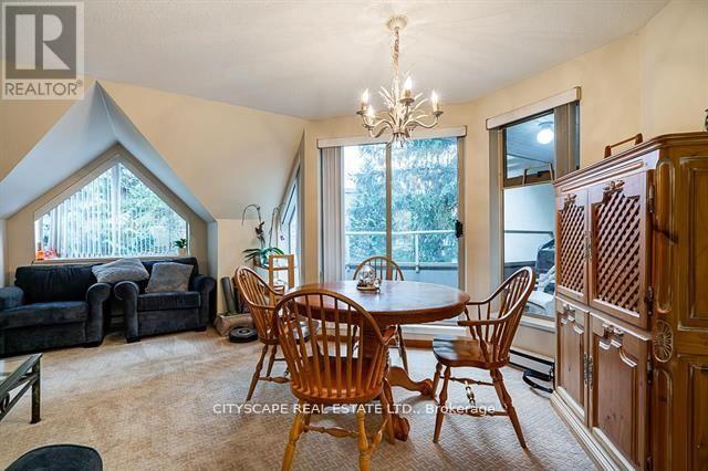 31 - 4636 Blackcomb Way, Bc, BC - Indoor Photo Showing Dining Room