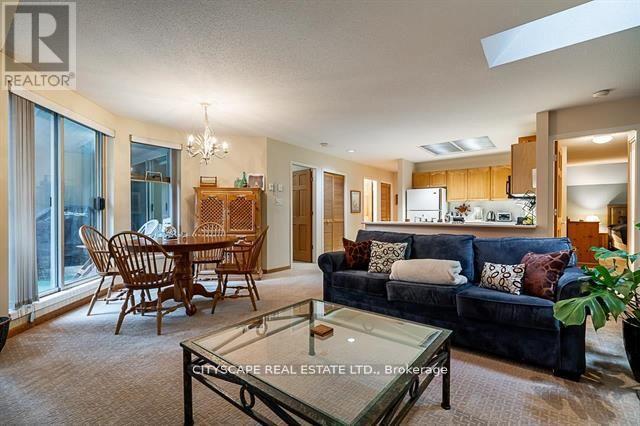 31 - 4636 Blackcomb Way, Bc, BC - Indoor Photo Showing Living Room