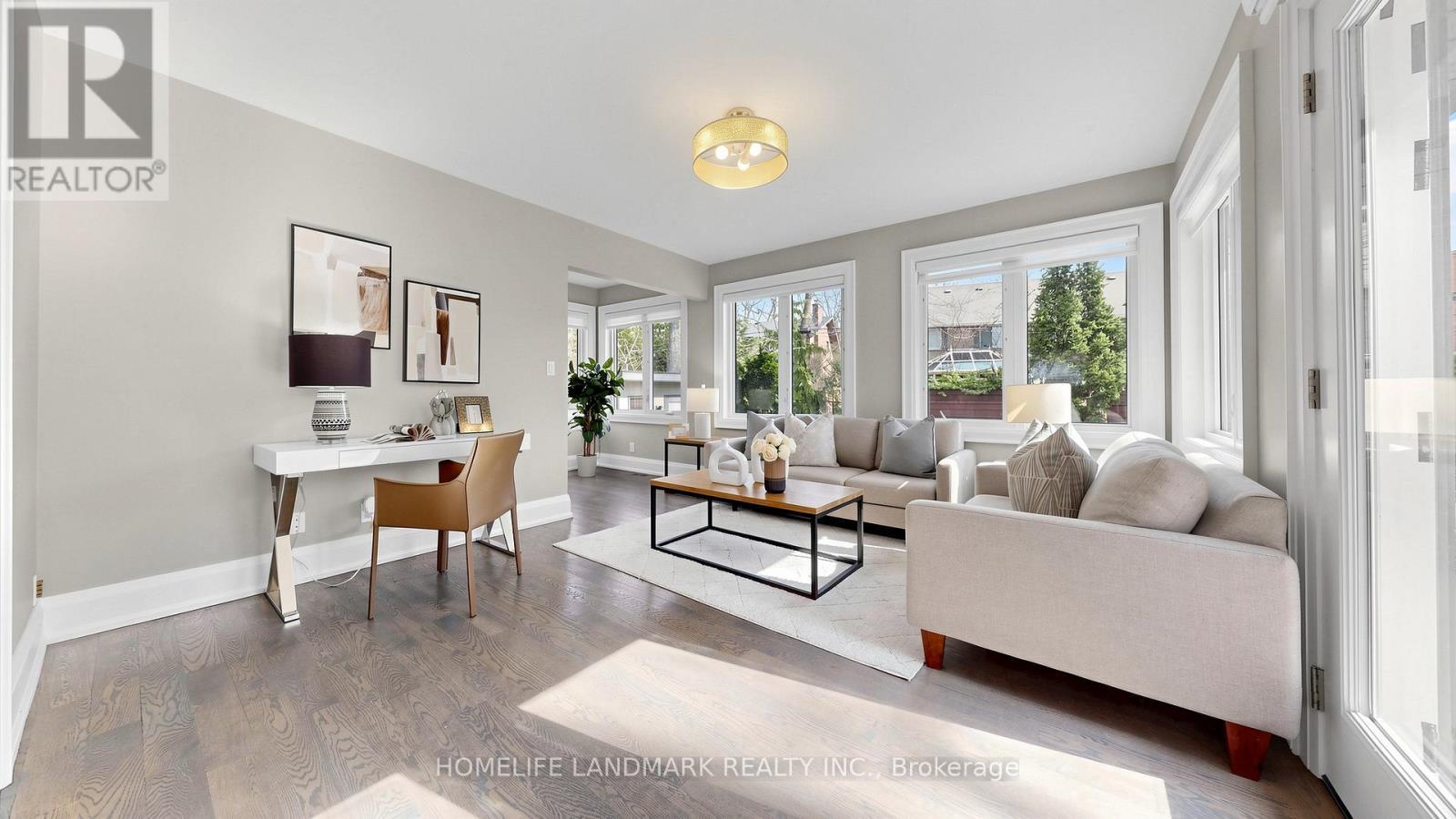 1549 Elite Road, Mississauga, ON - Indoor Photo Showing Living Room