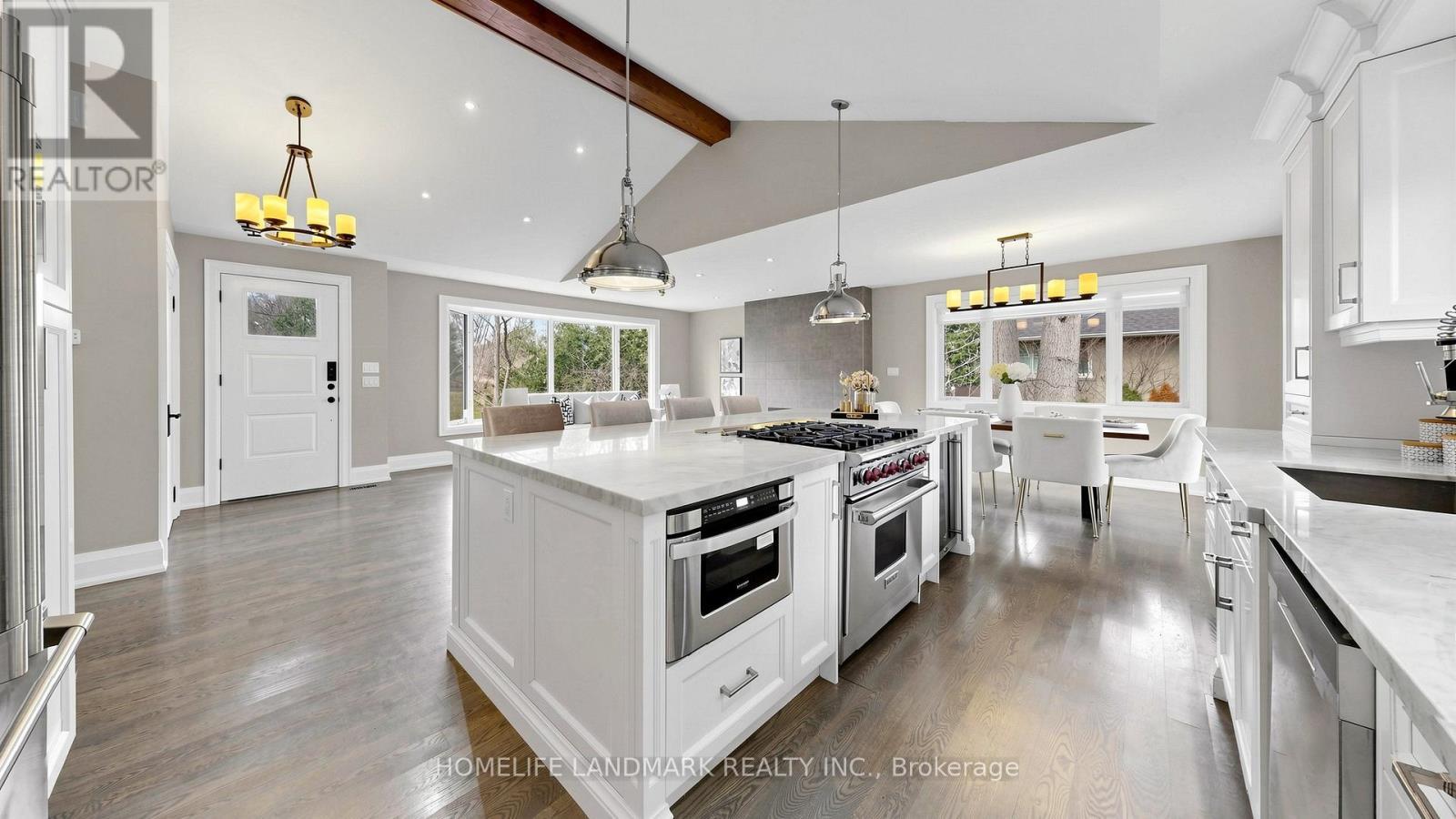 1549 Elite Road, Mississauga, ON - Indoor Photo Showing Kitchen With Upgraded Kitchen