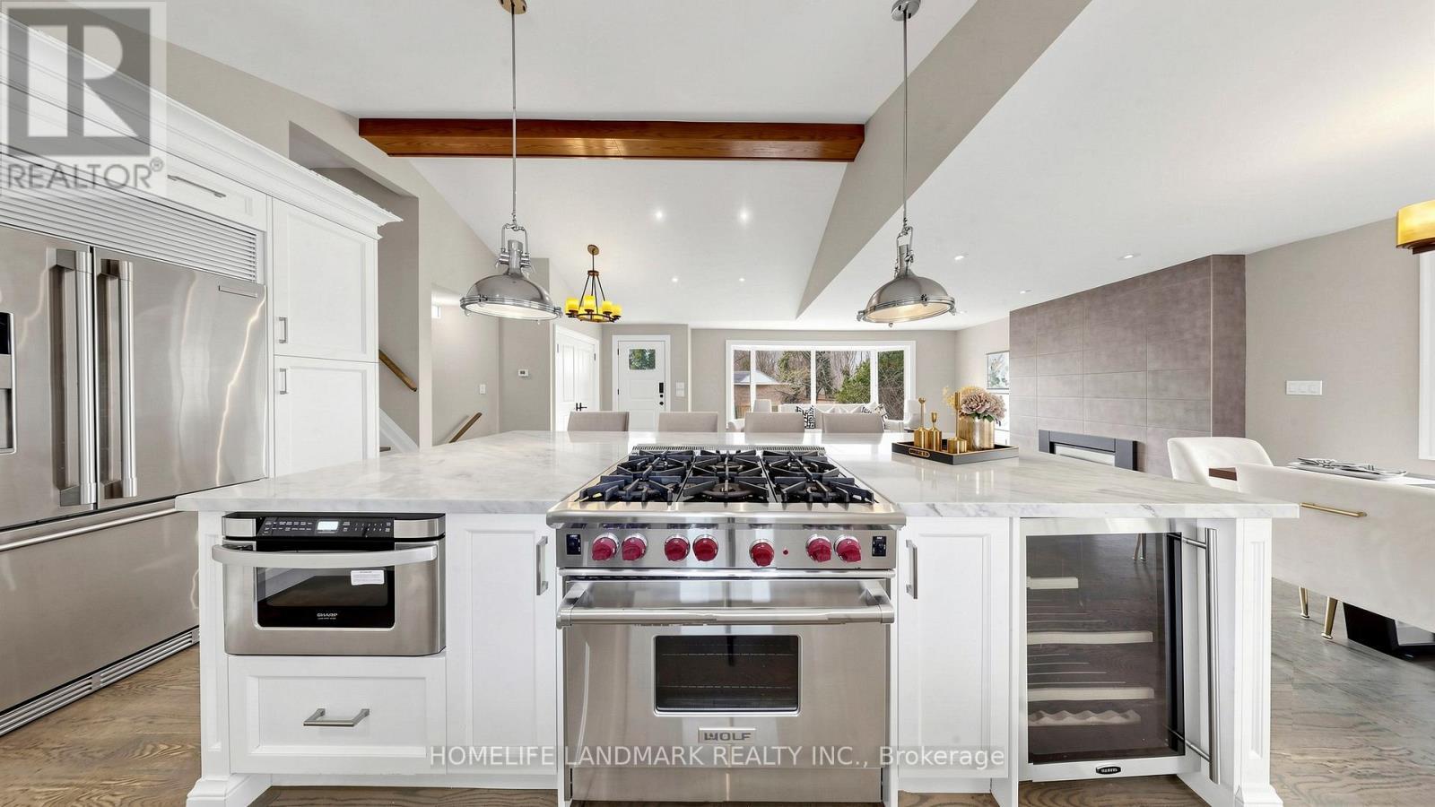 1549 Elite Road, Mississauga, ON - Indoor Photo Showing Kitchen With Stainless Steel Kitchen With Upgraded Kitchen