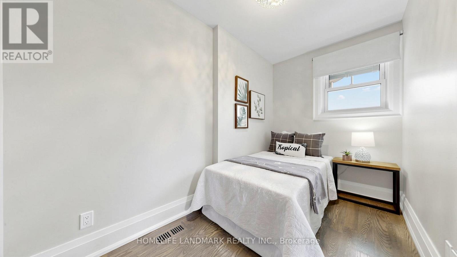 1549 Elite Road, Mississauga, ON - Indoor Photo Showing Bedroom