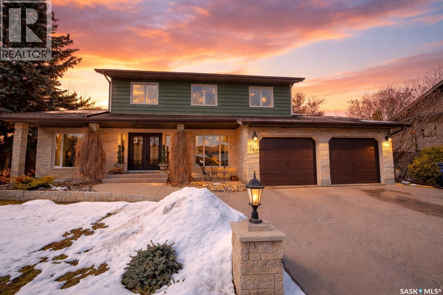 715 Emerald Bay, Saskatoon, SK - Outdoor