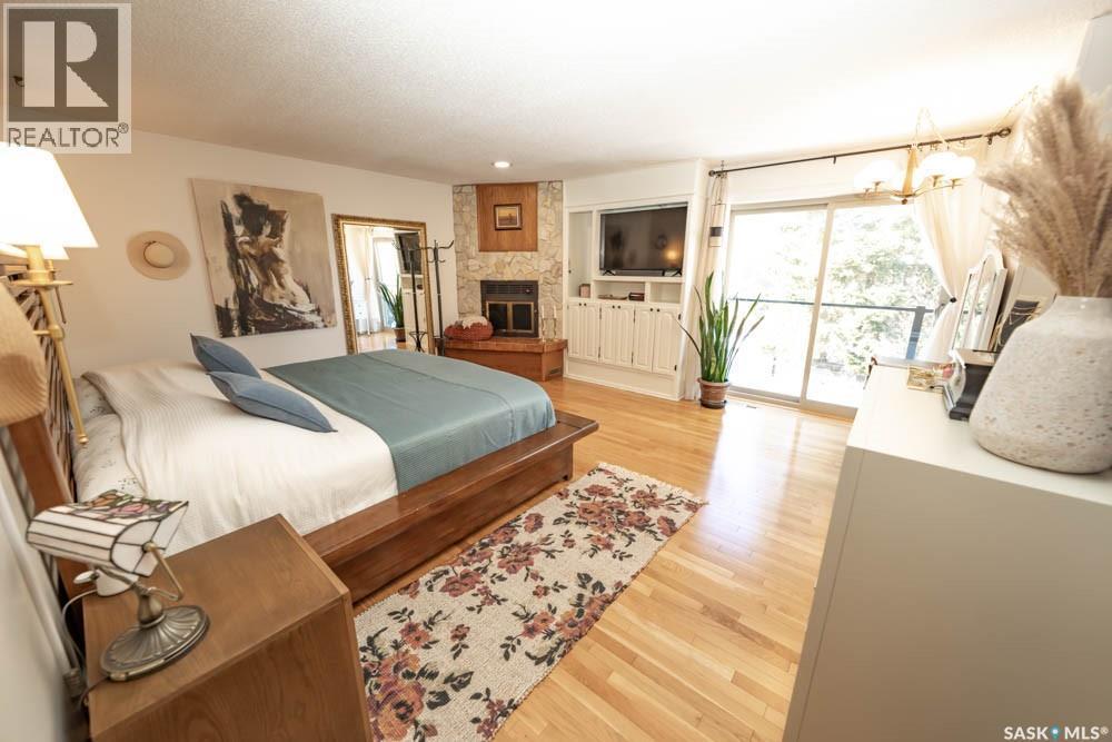 715 Emerald Bay, Saskatoon, SK - Indoor Photo Showing Bedroom