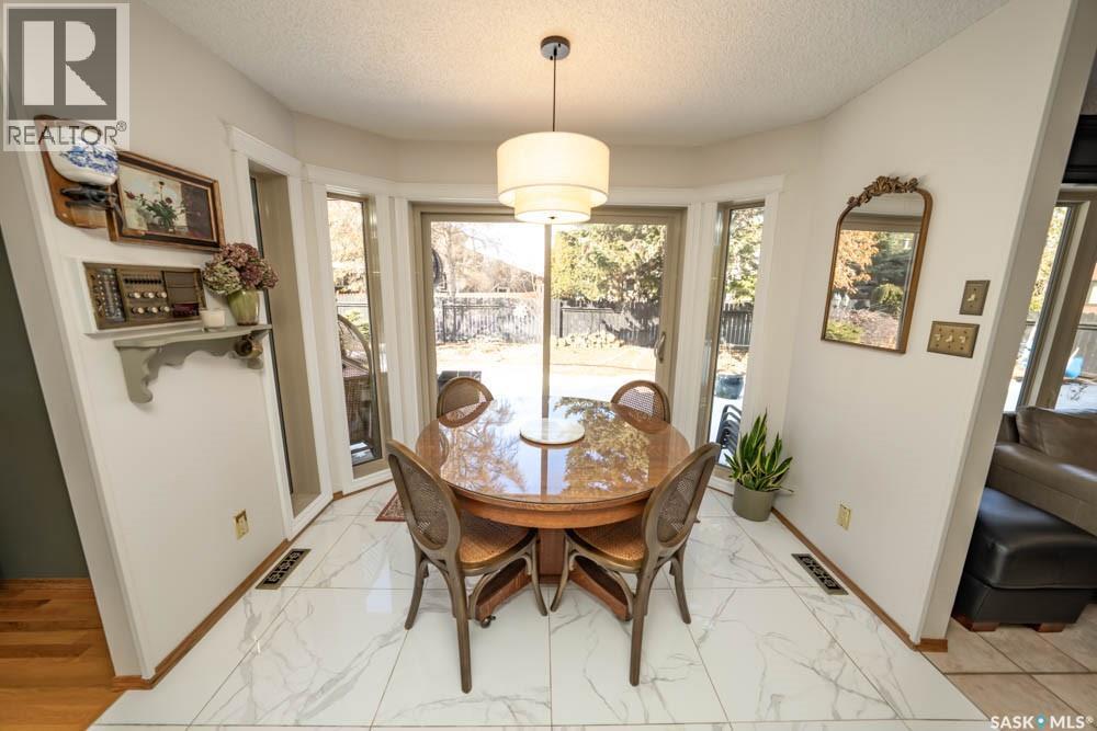 715 Emerald Bay, Saskatoon, SK - Indoor Photo Showing Dining Room