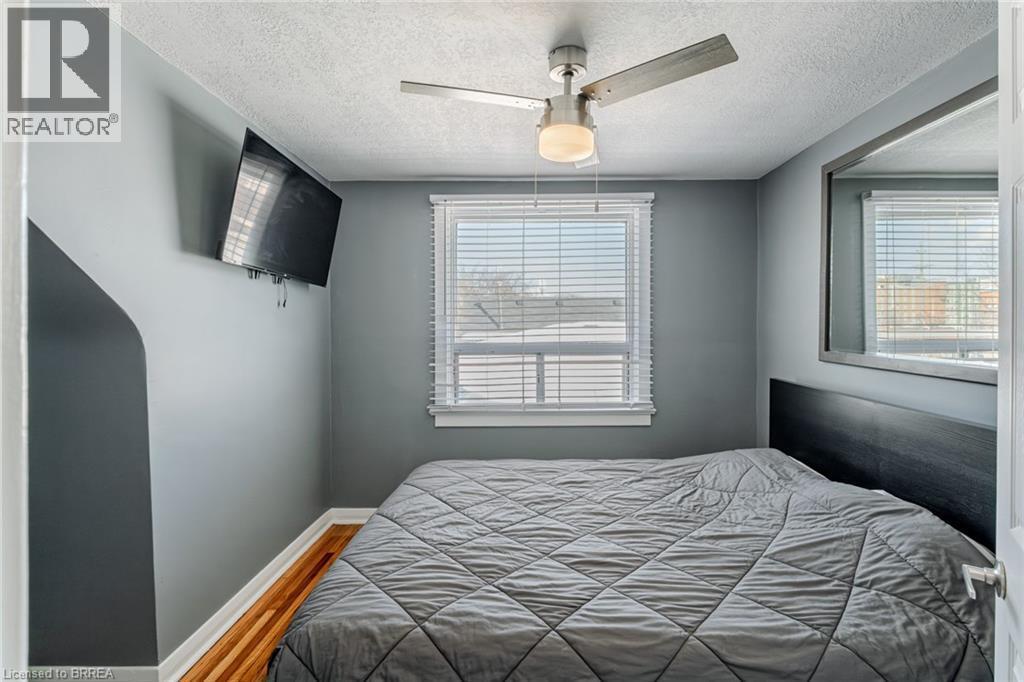 42 East 31St Street, Hamilton, ON - Indoor Photo Showing Bedroom