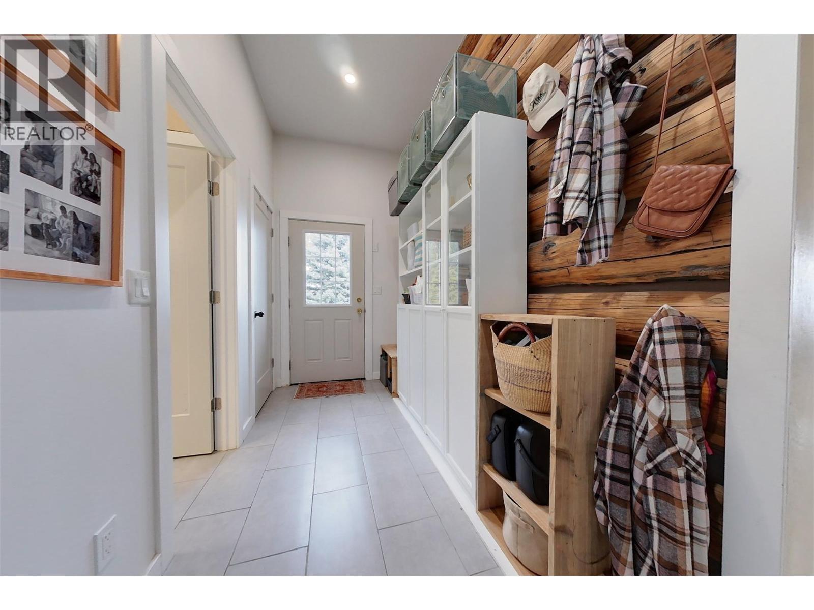 1017 Simmons Road, Creston, BC - Indoor Photo Showing Other Room