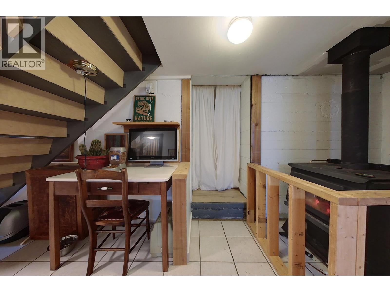 1017 Simmons Road, Creston, BC - Indoor Photo Showing Other Room