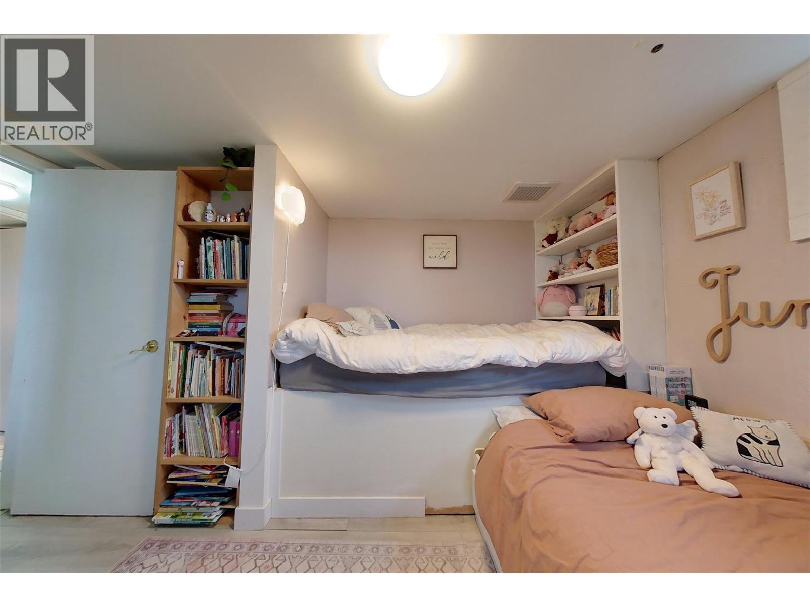 1017 Simmons Road, Creston, BC - Indoor Photo Showing Bedroom