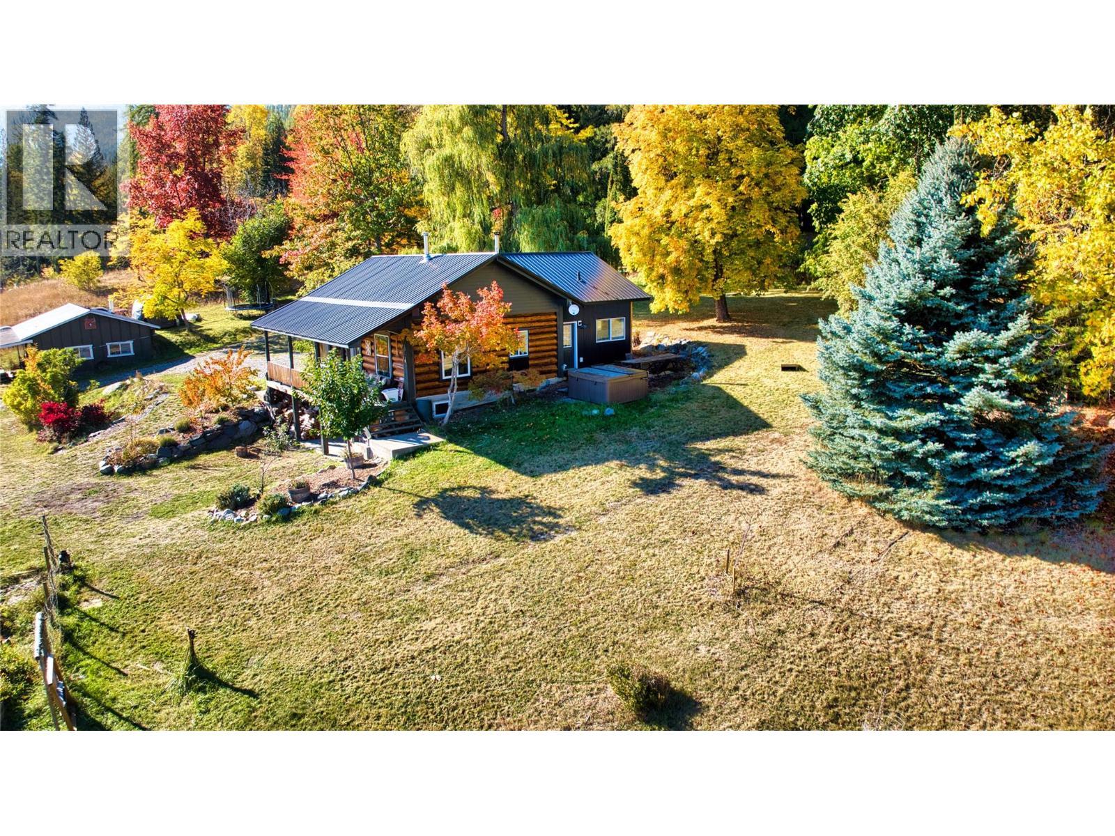 1017 Simmons Road, Creston, BC - Outdoor