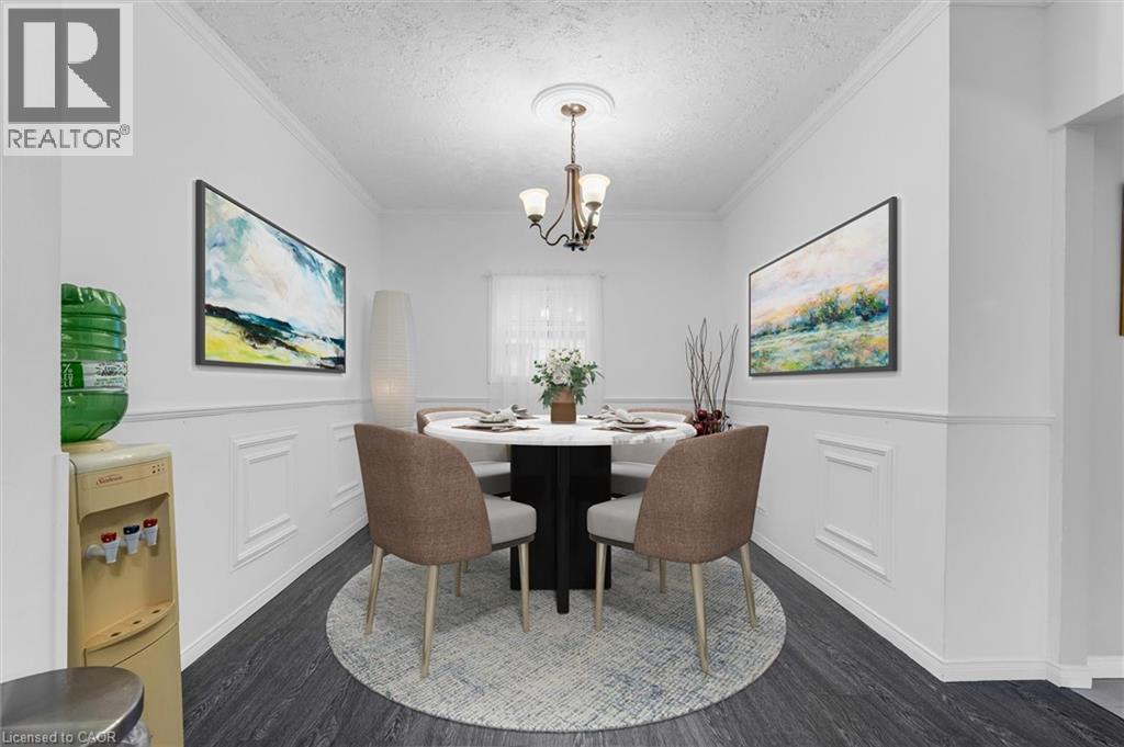143 Walter Avenue S, Hamilton, ON - Indoor Photo Showing Dining Room