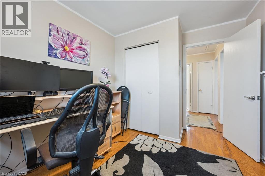 Office space featuring light wood finished floors and ornamental molding - 55 Ralgreen Crescent, Kitchener, ON - Indoor Photo Showing Office