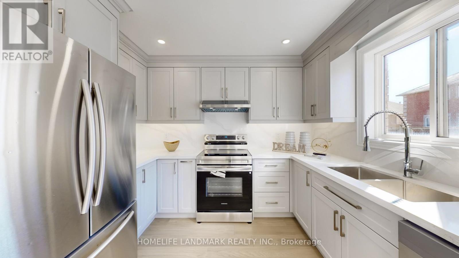 75 Ambler Bay, Barrie, ON - Indoor Photo Showing Kitchen With Stainless Steel Kitchen With Double Sink With Upgraded Kitchen