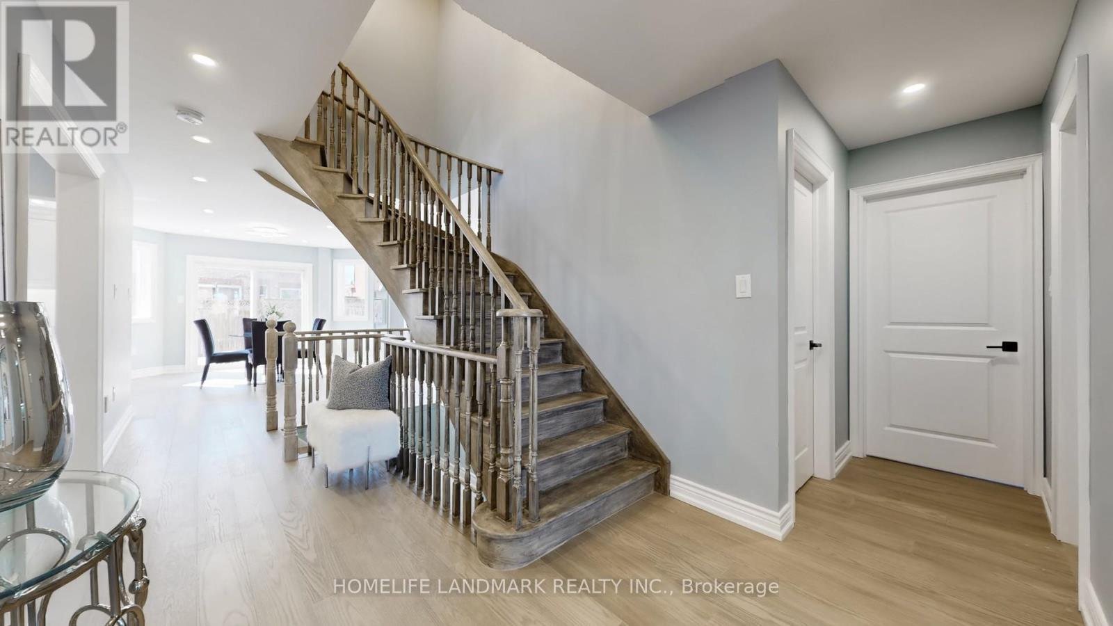 75 Ambler Bay, Barrie, ON - Indoor Photo Showing Other Room