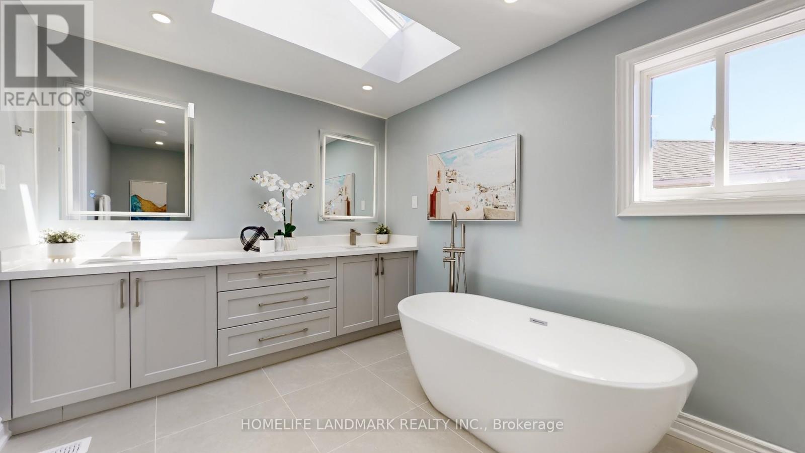 75 Ambler Bay, Barrie, ON - Indoor Photo Showing Bathroom